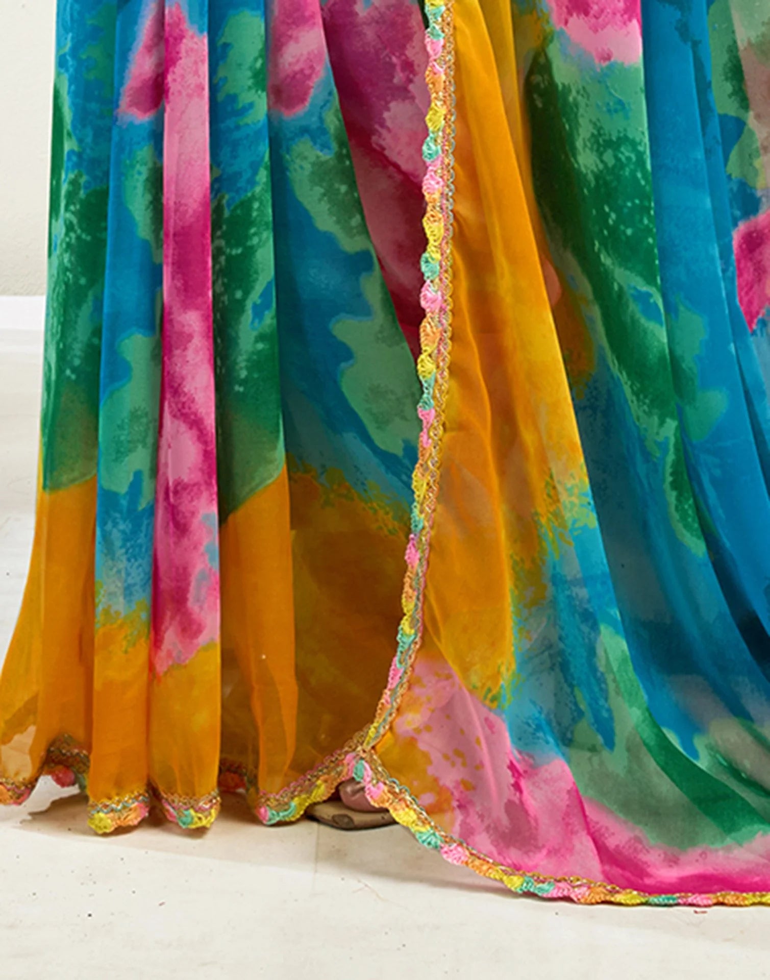 NAINARA Multicolor Georgette Saree with Lace Border and Matching Blouse Piece